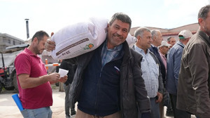 Sındırgı'da Ryegrass Süt Otu Tohumu Dağıtıldı