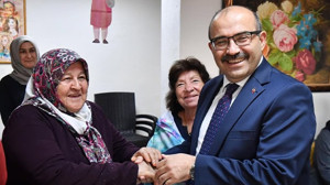 Vali Ustaoğlu, Huzurevi Sakinlerini Ziyaret Etti