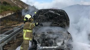 Otoyolda Yangın! Araç Küle Döndü
