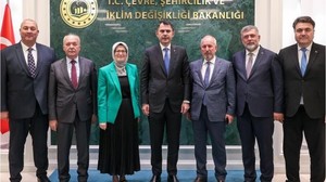 Balıkesirli Belediye Başkanları Bakan Kurum'la Görüştü