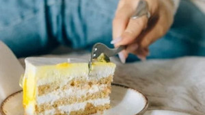 Çayın Yanına Yeni Tarif: Limonlu Kek