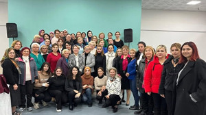 GAZETECİ YAZAR AYŞE SUCU, EDREMİT’TE KADINLARLA BULUŞTU