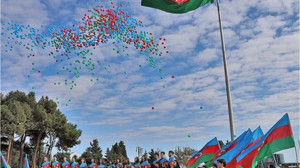Azerbaycan'da 9 Kasım Kutlanıyor!