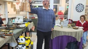 Hem Kahvehane Hem Mezat Oldu!