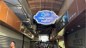 Yeni Çarşı'da Kapılar Değişti