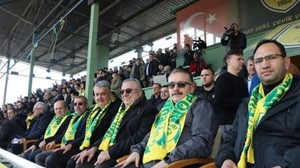 1966 Edremitspor'a Tribünden Destek