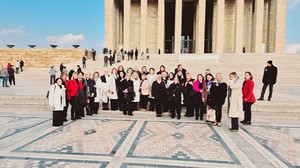 Balıkesirli Kadın Muhtarlar'dan Anıtkabir ve TBMM’de Tarihi Ziyaret
