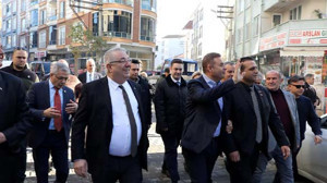 Edremit'te Başkan Ertaş ve Ahmet Akın'dan Esnaf Ziyareti