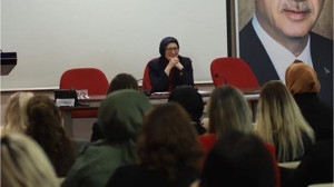 Vekil Uygur Kadın Muhtarları Ağırladı