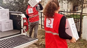 Edremit'te İhtiyaç Sahiplerine Kızılay Desteği