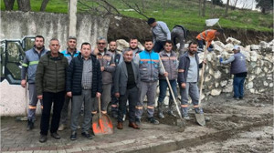 Manyas'ta İstinad Duvarı Örülüyor