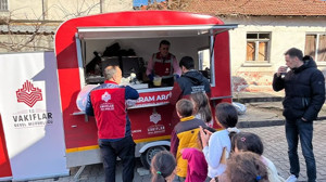 Çanakkale Savaşları Mobil Müzesi'ne Gelenlere Sıcak İkram