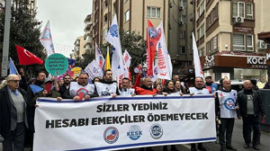Kamu Emekçilerinden İş Bırakma Eylemi