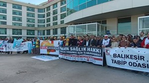 Sağlık Çalışanları Meydanlarda; "Toplumun Sağlığı Tehlikede!"