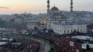 Uygur: "Milyonlarız, Filistin’in Yanındayız!"