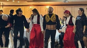 Balıkesir'de 2025’e Yöresel Oyunlarla Girdiler