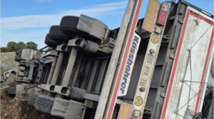 Balıklıdere'de Tır Devrildi!