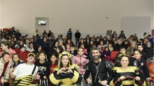 Dursunbey'de Çocuklara Tiyatro Keyfi