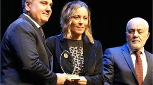 Ceren Köse’ye 30 Yıllık Başarı Ödülü