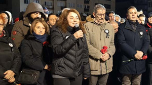 Balıkesir Kent Konseyi Başkanı Özden Her Bir İle Karanfil Bırakıyoruz