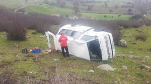 Balıkesir'de Kontrolden Çıkan Panelvan Şarampole Yuvarlandı!