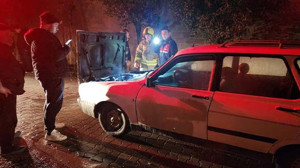 Balıkesir'de Otomobil Yangını Paniğe Yol Açtı