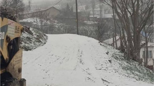 Kepsut’ta Kar Yağışı Başladı Armutlu Beyaza Büründü