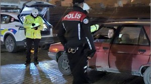 94 Ekip Aranan Şahısları Bulmak İçin Sokak Sokak Gezdi!