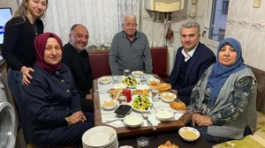 AK Parti, Balıkesir’de Ramazan’ın Bereketini Vatandaşlarla Paylaşıyor
