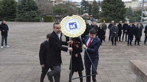 Balıkesir SMMM Odası’ndan Atatürk Anıtı’na Çelenk Sunumu