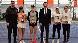 Balıkesir'de 18 Yaş Tenis Kış Kupası Sona Erdi