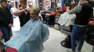 Balıkesir'de Berberler ve Kuaförler Bayram Nöbetinde