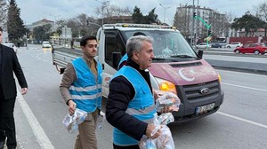 Vekil Canbey İftarda Öğrenci Evinde, Sahurda Kimsesiz Çocuklarla