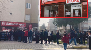 Balıkesirspor Store Önünde Kuyruk!
