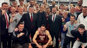 Şampiyonluk Yolunda Engelleri Aştı!