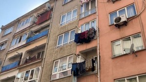Balıkesir’de Mahalle Aralarına Astılar! Nedeni İlginç