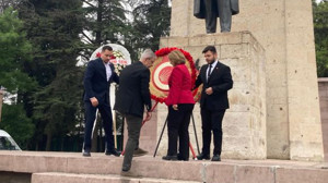 23 Nisan’da Atatürk Anıtı Önünde Unutulmaz Anlar