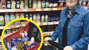 Vekil Uygur'dan Market Arabasıyla Mesaj!