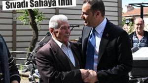 Başkan Akın, kolları sıvadı sahaya indi