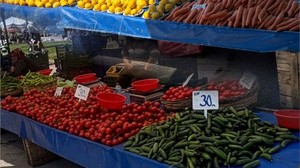 Balıkesir Pazarı’nda Sebze Tezgâhları Hareketliydi