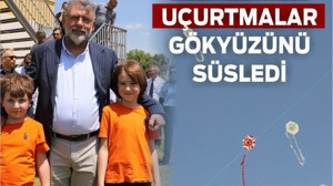 Kepsut’ta Uçurtmalar Gökyüzünü Boyadı