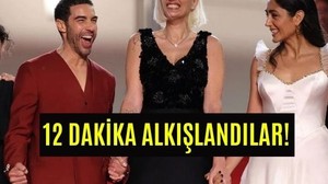 12 Dakika Boyunca Ayakta Alkışlandı!