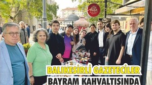 Balıkesirli Gazeteciler Bayram Sabahı Zağnos Paşa Meydanı’nda Buluştu