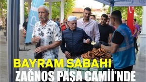 Bayram Sabahı Zağnospaşa Camii’nde Simit ve Ayran İkramı