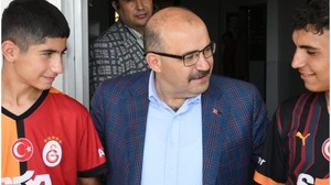 Vali Ustaoğlu’ndan Çocuklara Bayram Ziyareti
