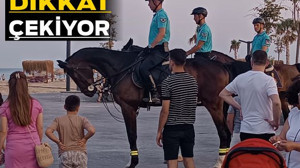 Sarımsaklı’da Atlı Polisler İlgi Odağı Oldu