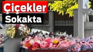 Bayram'da Çiçekler Sokakta