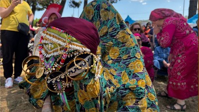 Gökçeyazı Festivali'nde "Bardak Gelin" Şöleni Nefes Kesti!