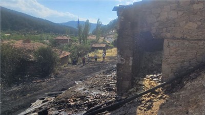 Saman Damları ve Tahıl Ambarı Kül Oldu