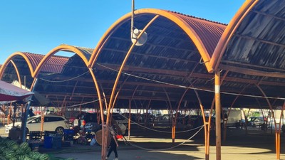 Turizmin Gözdesi Akçay’daki Pazar Yeri Dökülüyor!